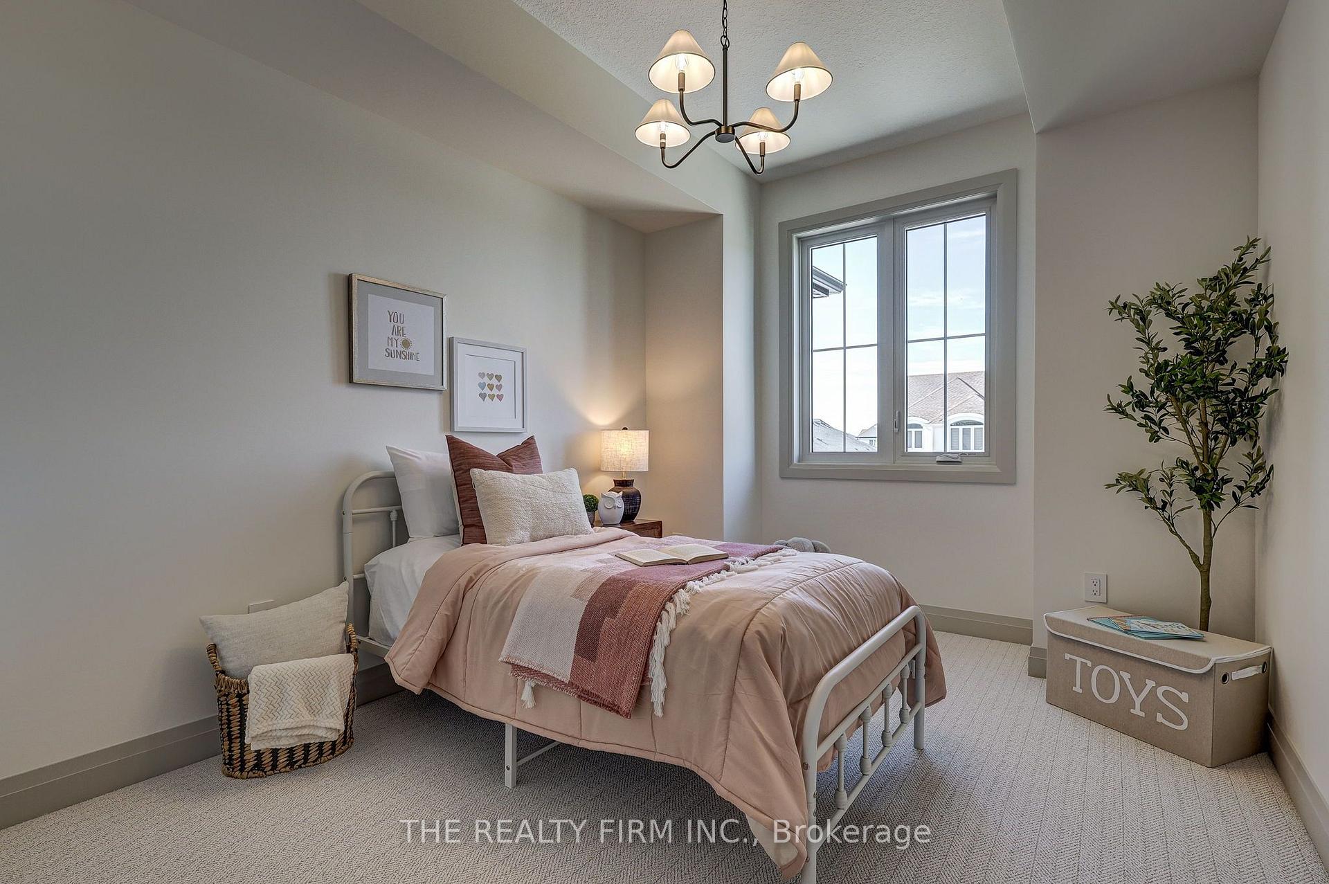 Photo 33 of 54 Royal Crescent, Southwold, Talbotville — HOMEH
