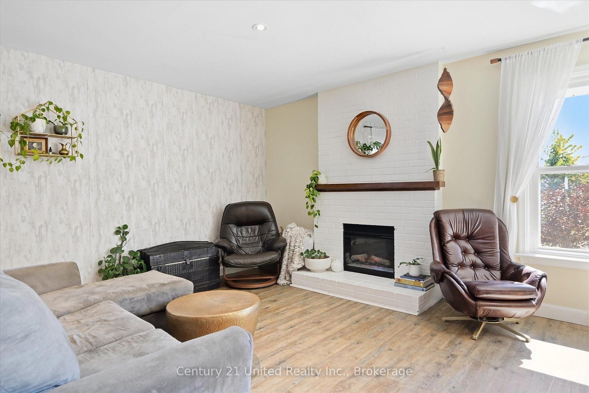 Photo 5 of 854 Kawartha Drive, Peterborough, Monaghan Ward 2 — HOMEH