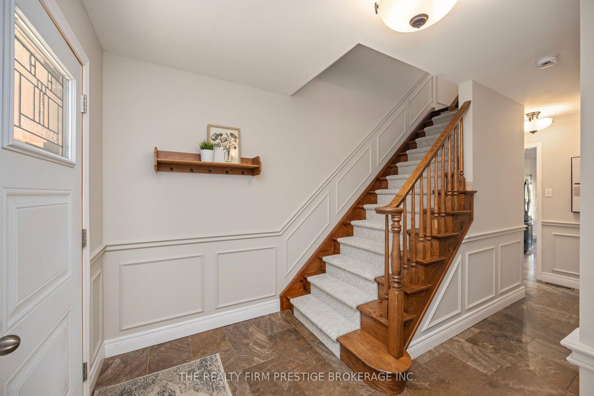 Photo 5 of 49 Whisperwood Crescent, London, South K — HOMEH