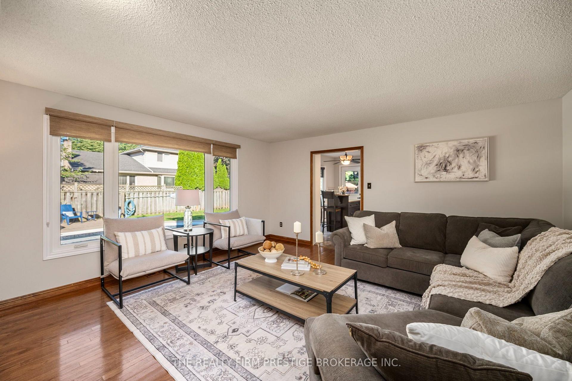 Photo 16 of 49 Whisperwood Crescent, London, South K — HOMEH