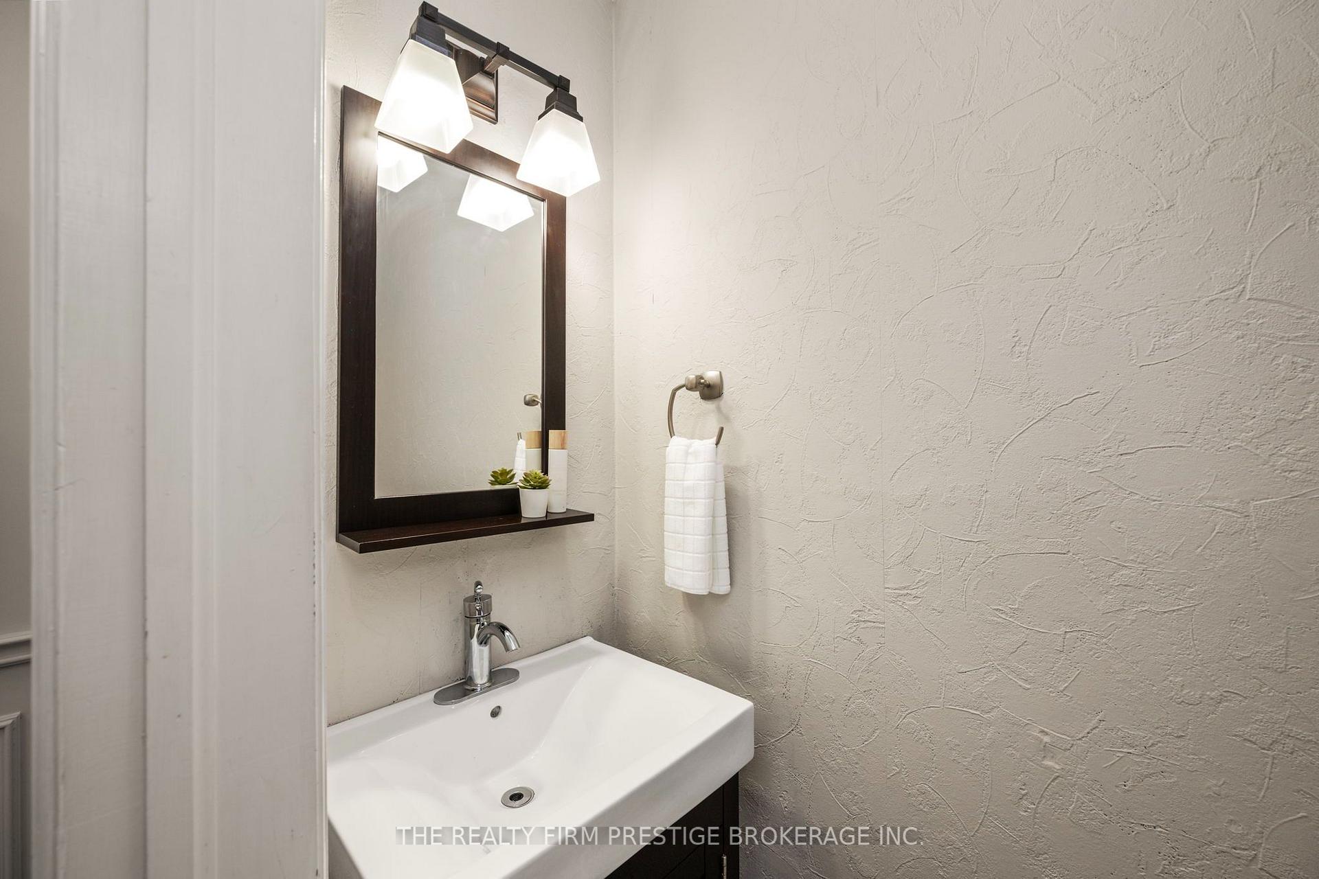 Photo 17 of 49 Whisperwood Crescent, London, South K — HOMEH