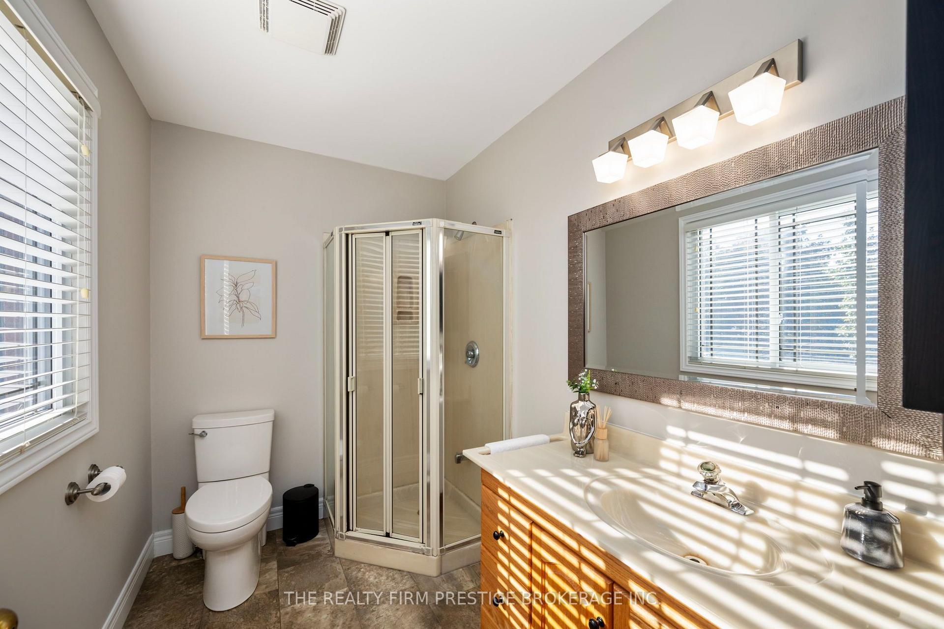 Photo 24 of 49 Whisperwood Crescent, London, South K — HOMEH