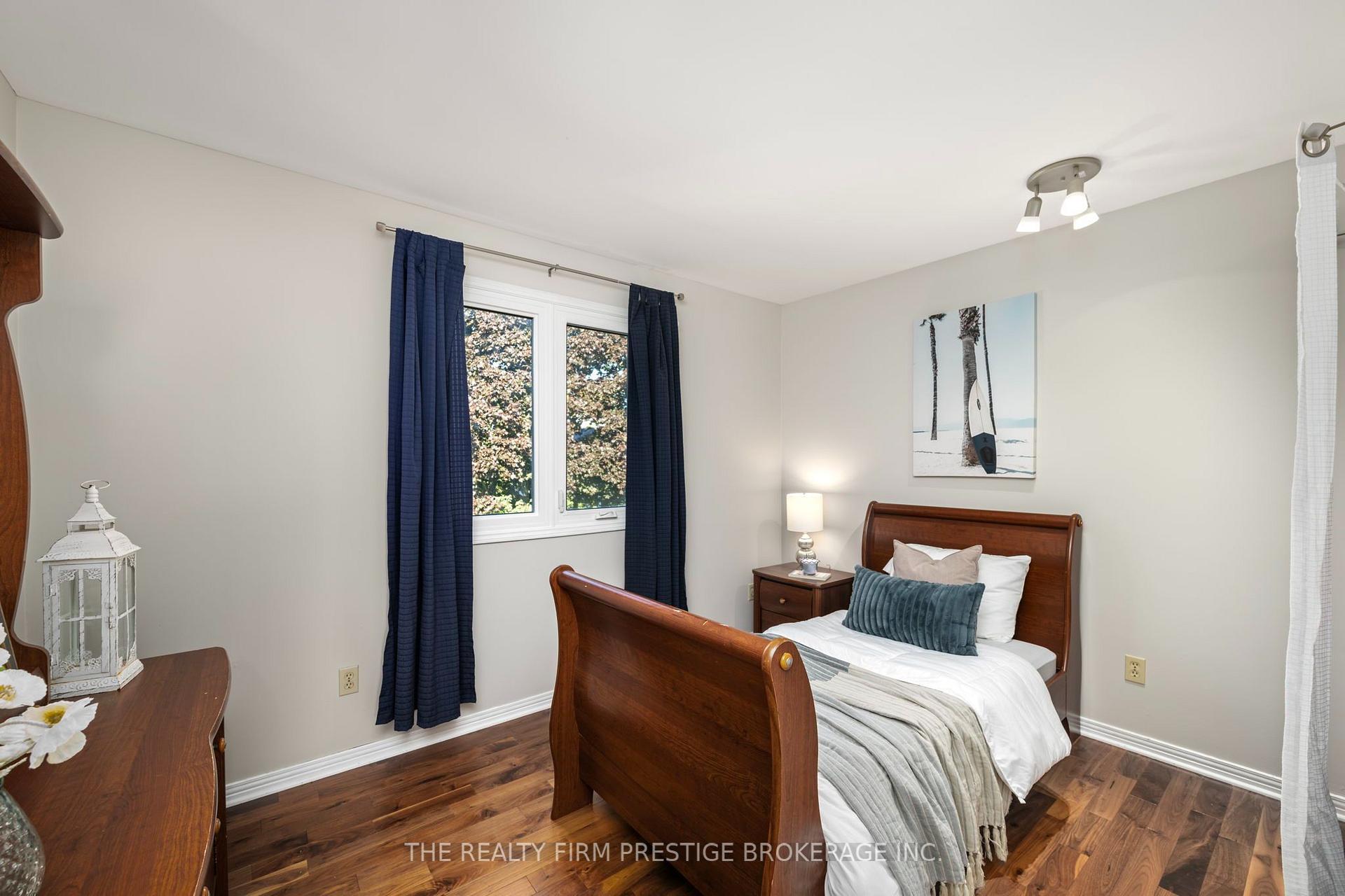 Photo 26 of 49 Whisperwood Crescent, London, South K — HOMEH