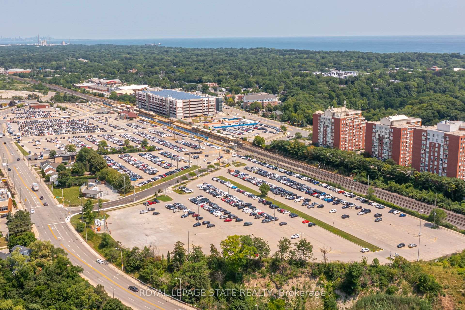 Photo 38 of 173 Margaret Drive, Oakville, Central — HOMEH