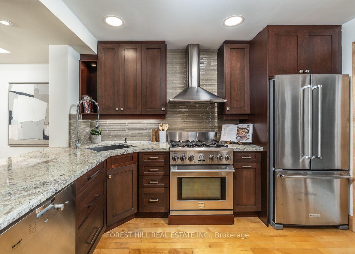 Photo 7 of 8 Wiley Avenue, Toronto, Danforth Village-East York — HOMEH