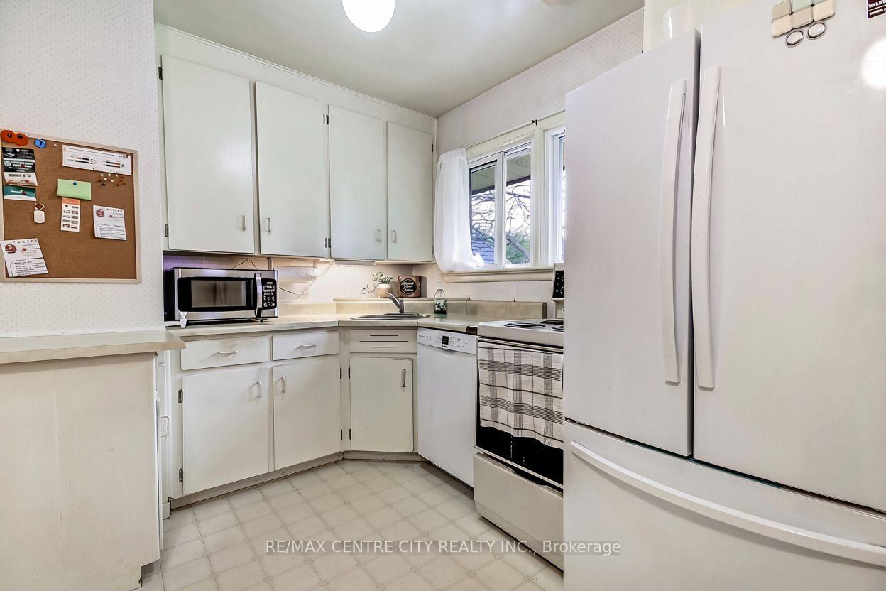 Photo 7 of 19 Rapelje Street, St. Thomas — HOMEH