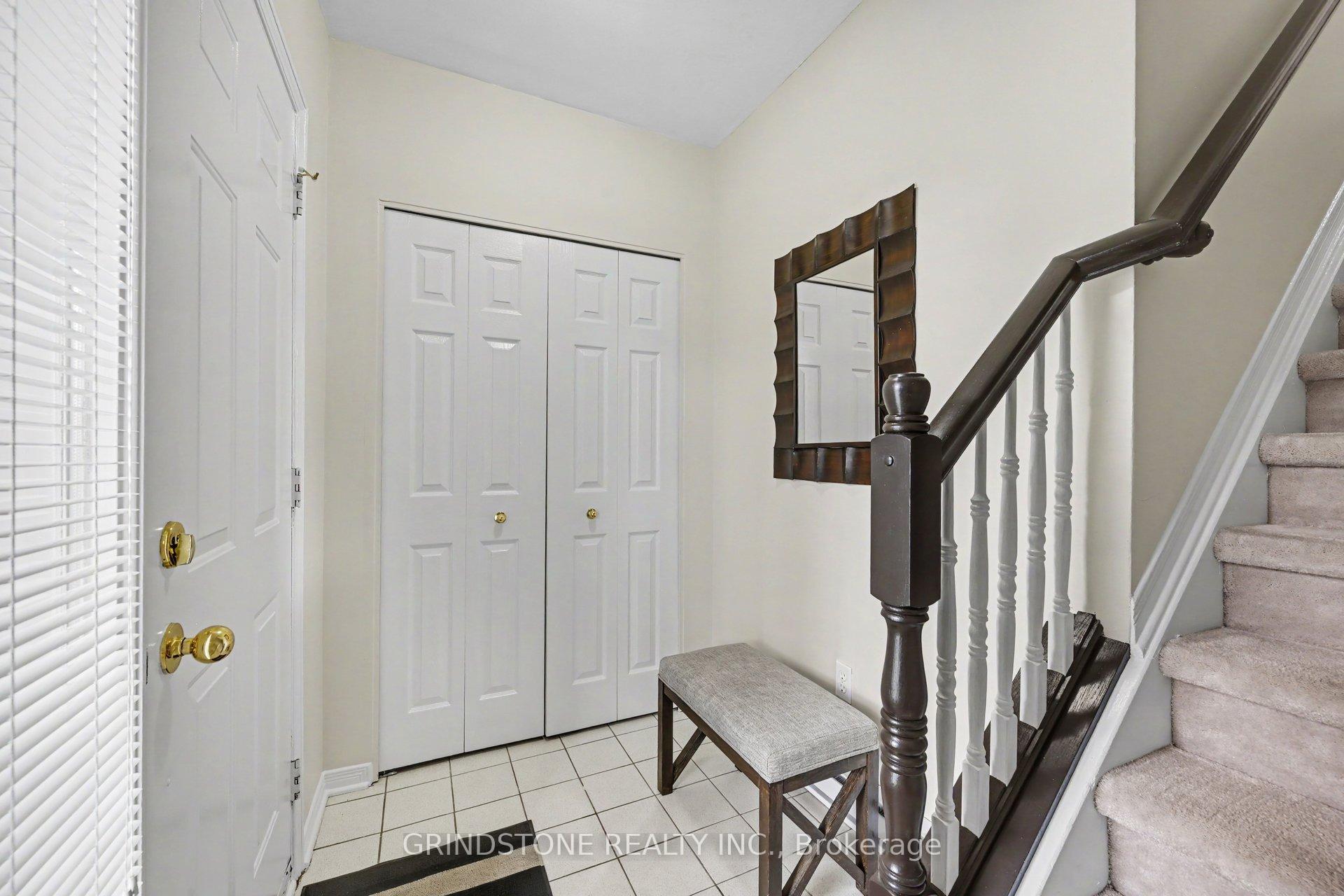 Photo 3 of 100 Robson Court, Ottawa, Kanata - Kanata Lakes/Heritage Hills — HOMEH