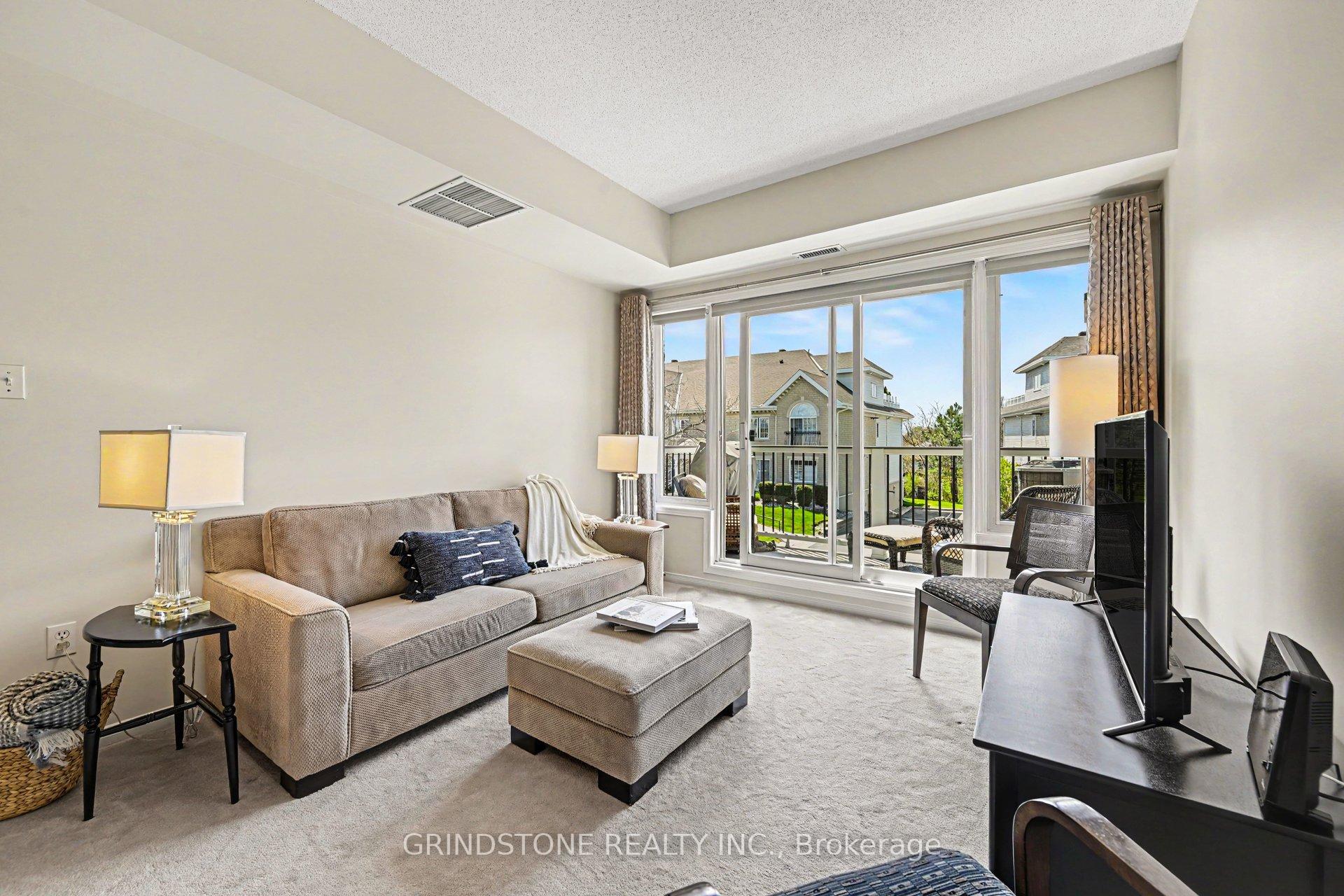 Photo 5 of 100 Robson Court, Ottawa, Kanata - Kanata Lakes/Heritage Hills — HOMEH