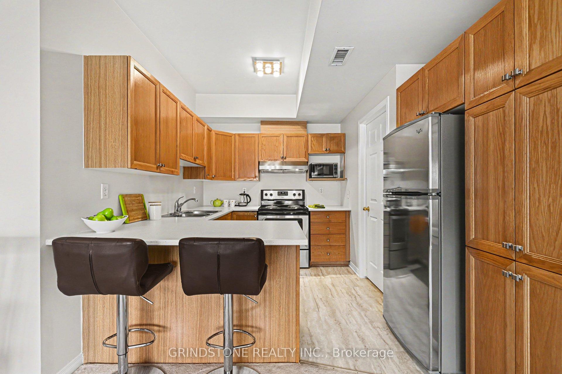 Photo 10 of 100 Robson Court, Ottawa, Kanata - Kanata Lakes/Heritage Hills — HOMEH