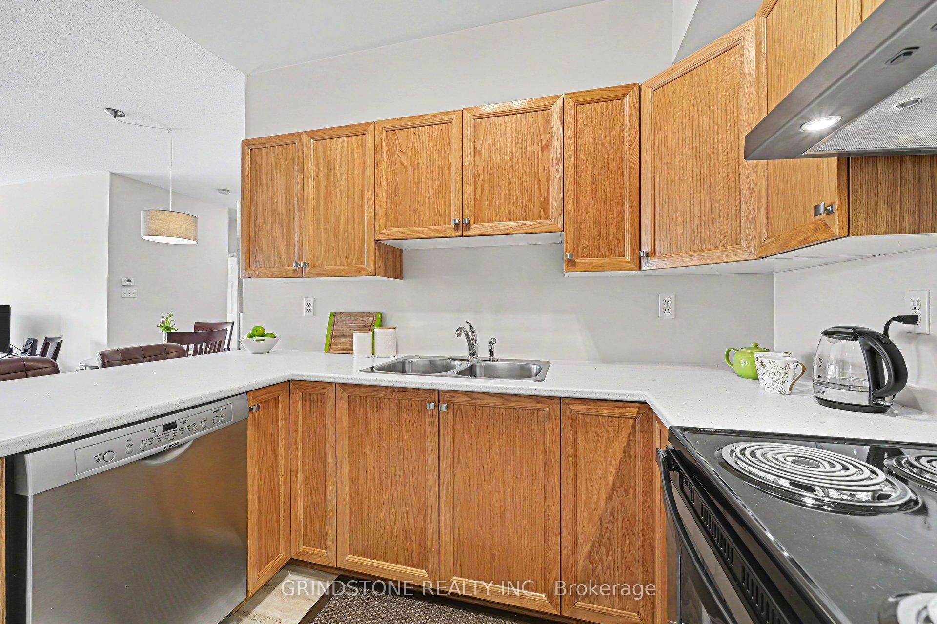 Photo 13 of 100 Robson Court, Ottawa, Kanata - Kanata Lakes/Heritage Hills — HOMEH