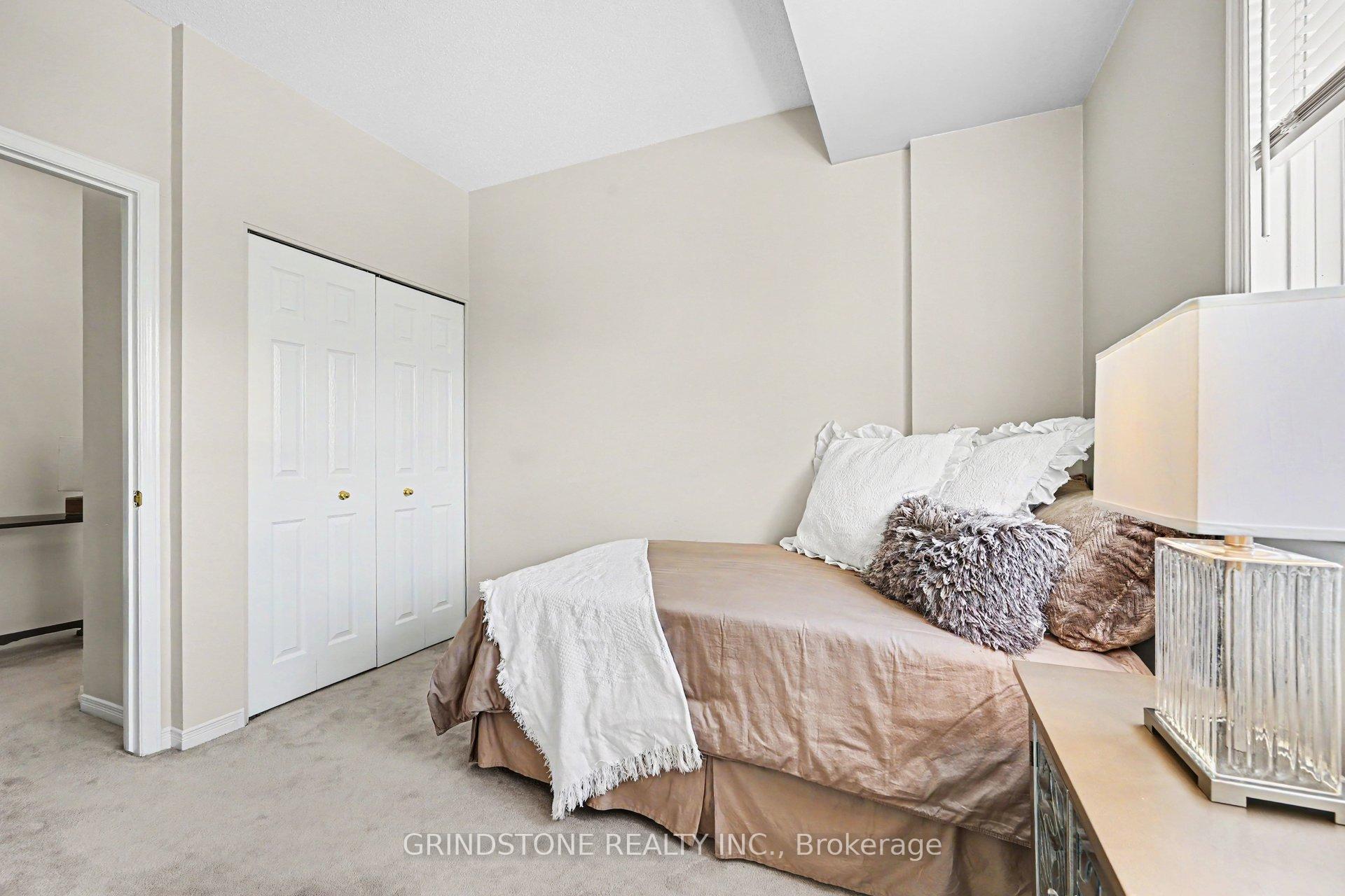 Photo 17 of 100 Robson Court, Ottawa, Kanata - Kanata Lakes/Heritage Hills — HOMEH