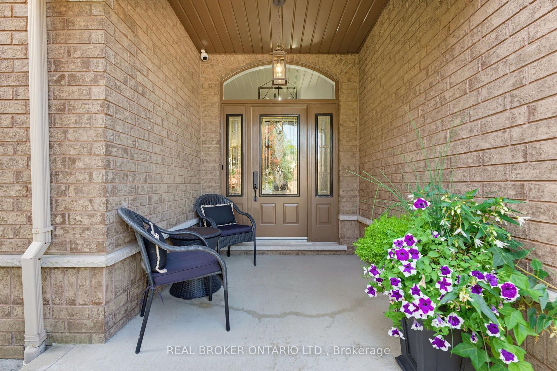 Photo 2 of 64 Carmichael Crescent, Brantford, Mayfair — HOMEH