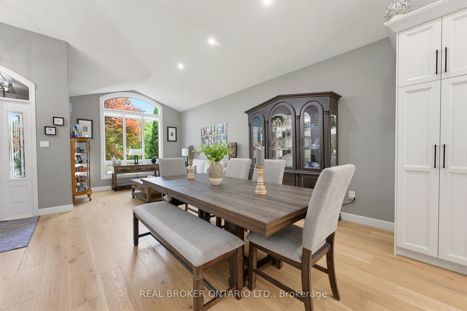 Photo 5 of 64 Carmichael Crescent, Brantford, Mayfair — HOMEH