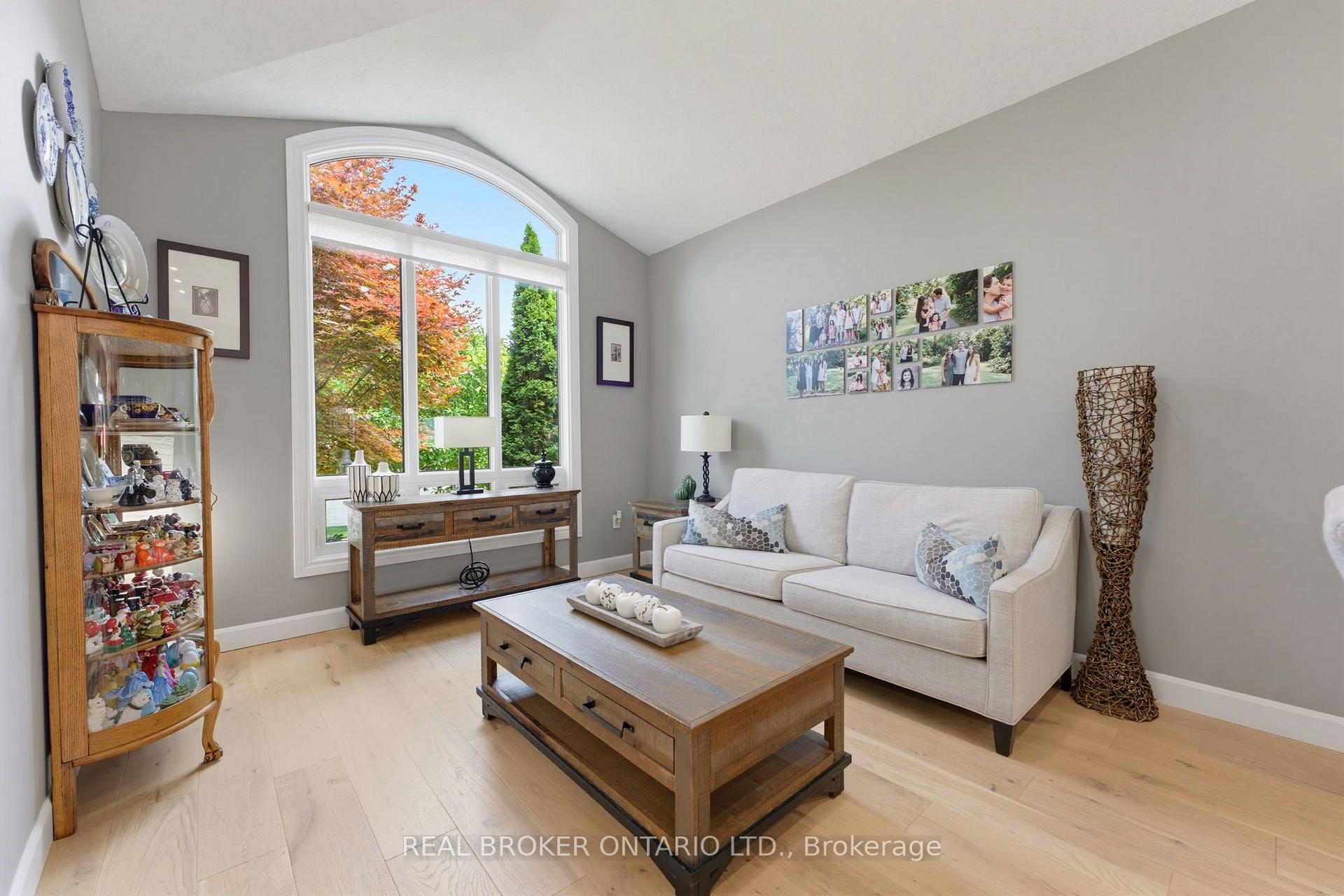 Photo 6 of 64 Carmichael Crescent, Brantford, Mayfair — HOMEH
