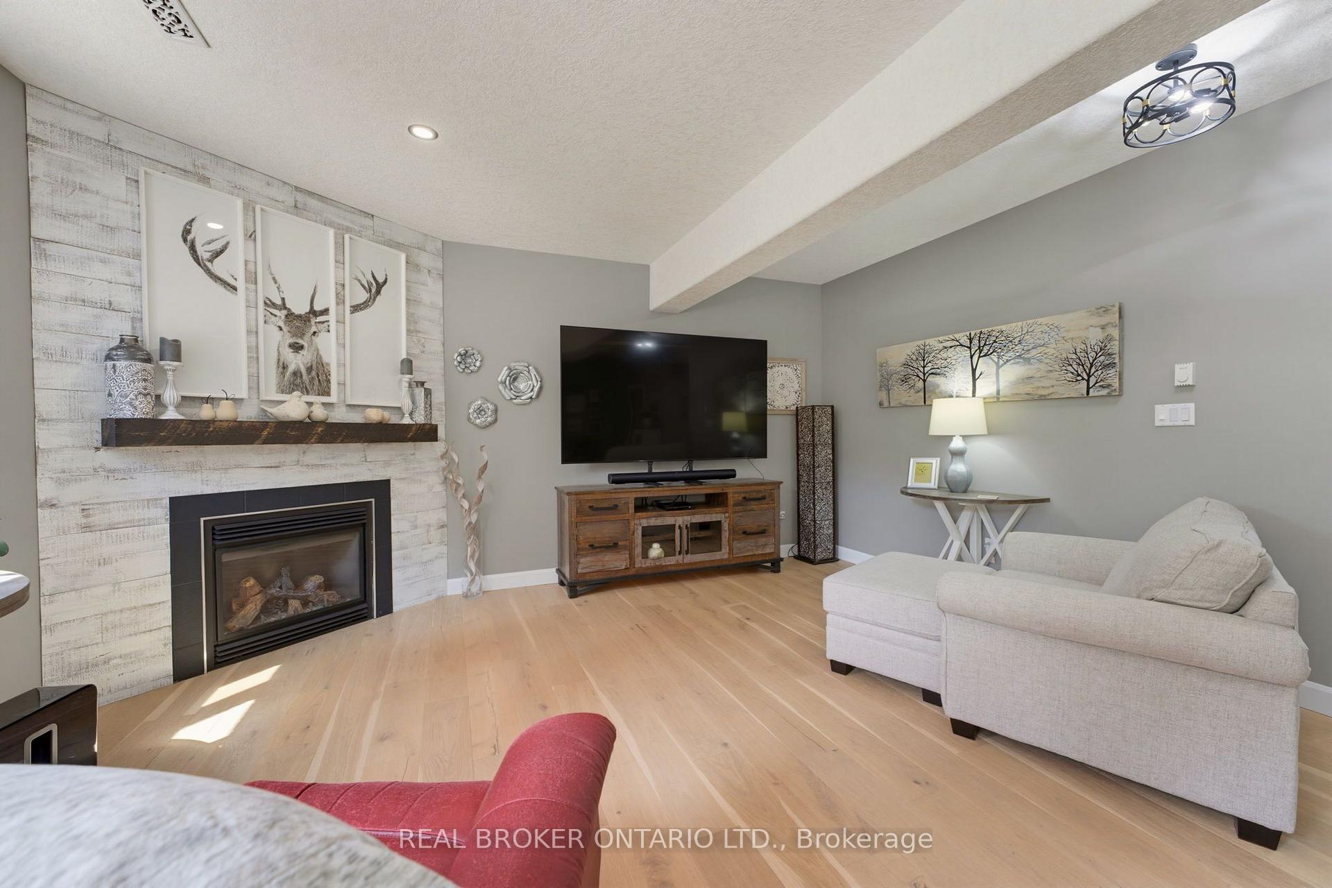 Photo 13 of 64 Carmichael Crescent, Brantford, Mayfair — HOMEH