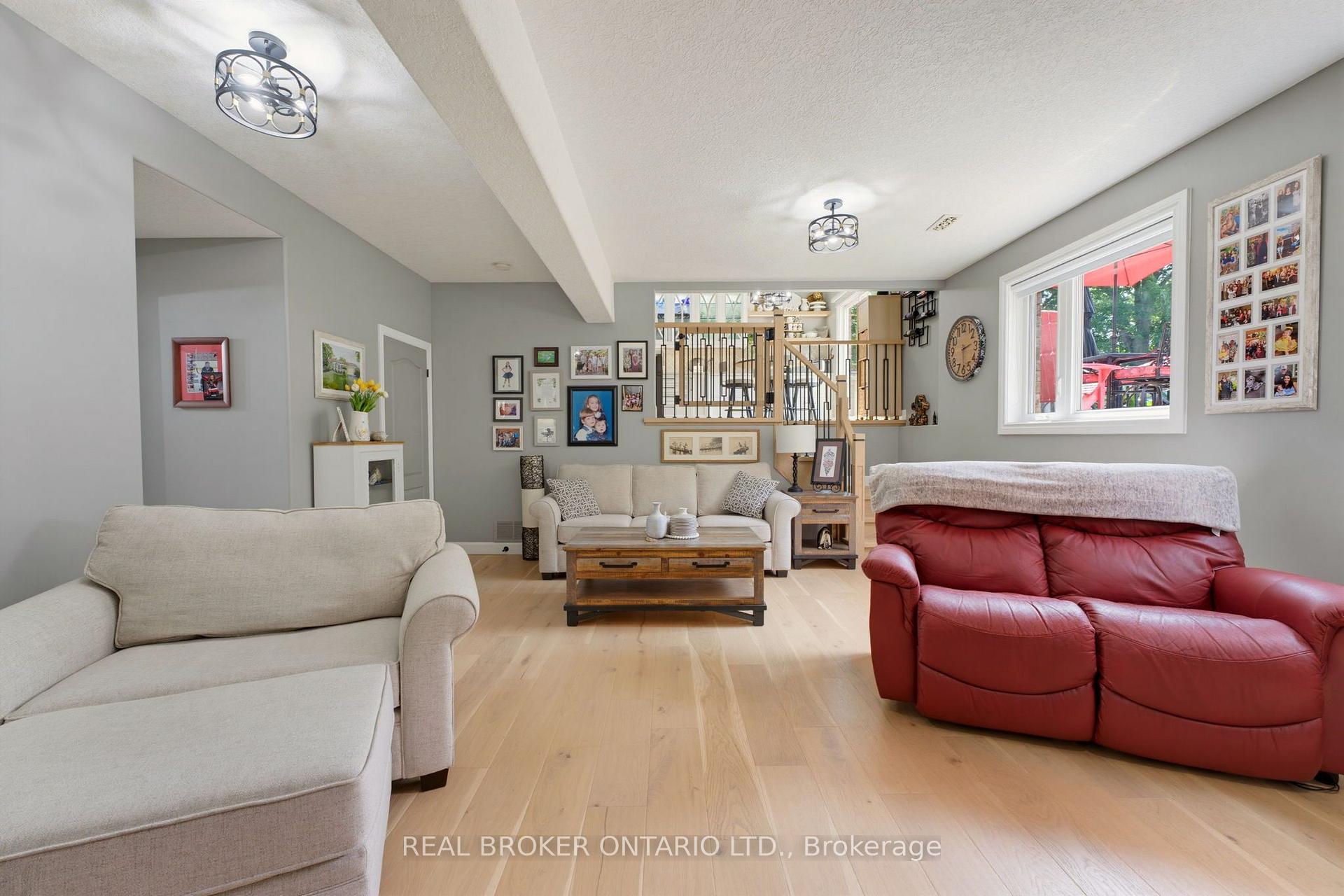 Photo 14 of 64 Carmichael Crescent, Brantford, Mayfair — HOMEH