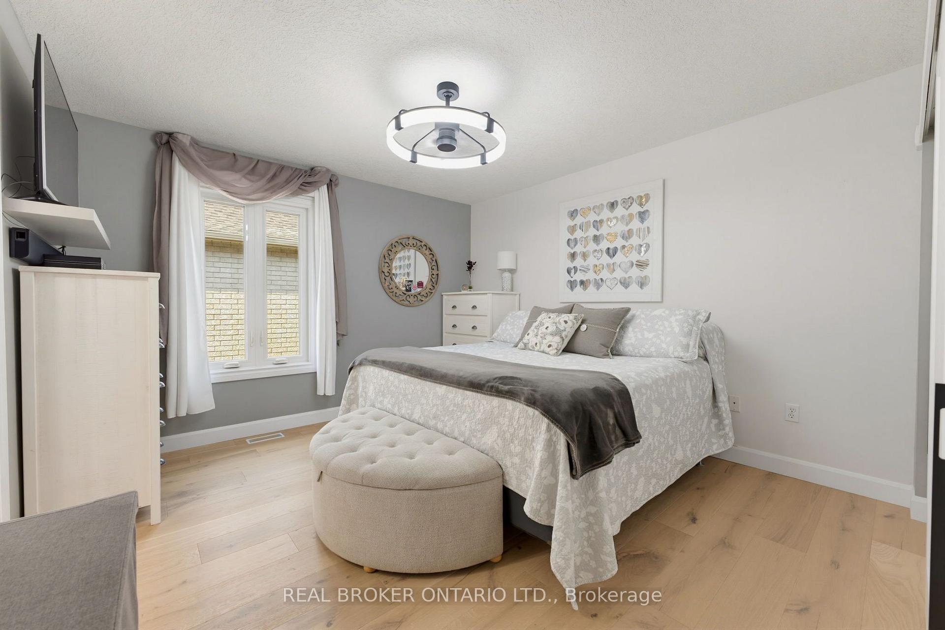 Photo 19 of 64 Carmichael Crescent, Brantford, Mayfair — HOMEH