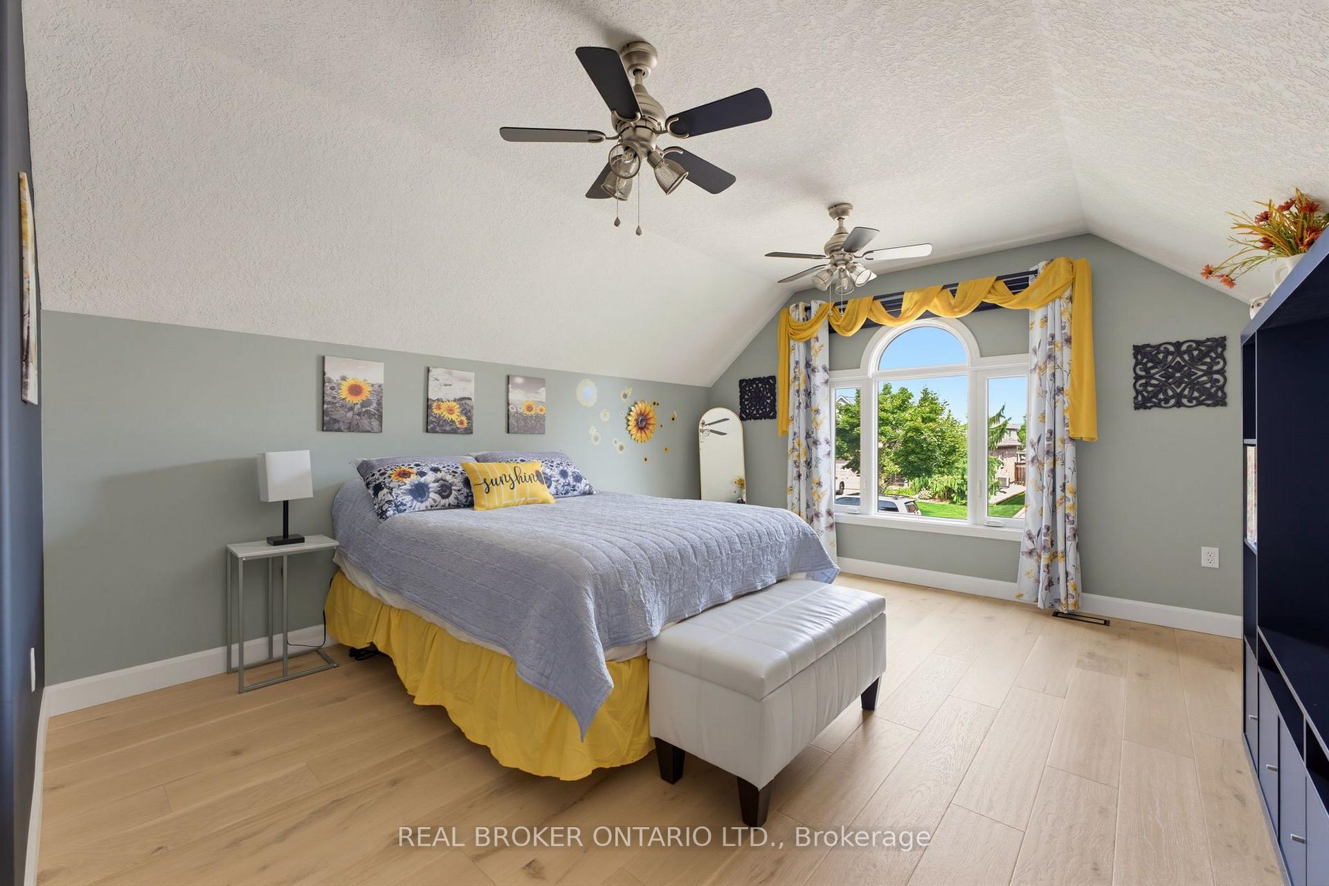 Photo 26 of 64 Carmichael Crescent, Brantford, Mayfair — HOMEH