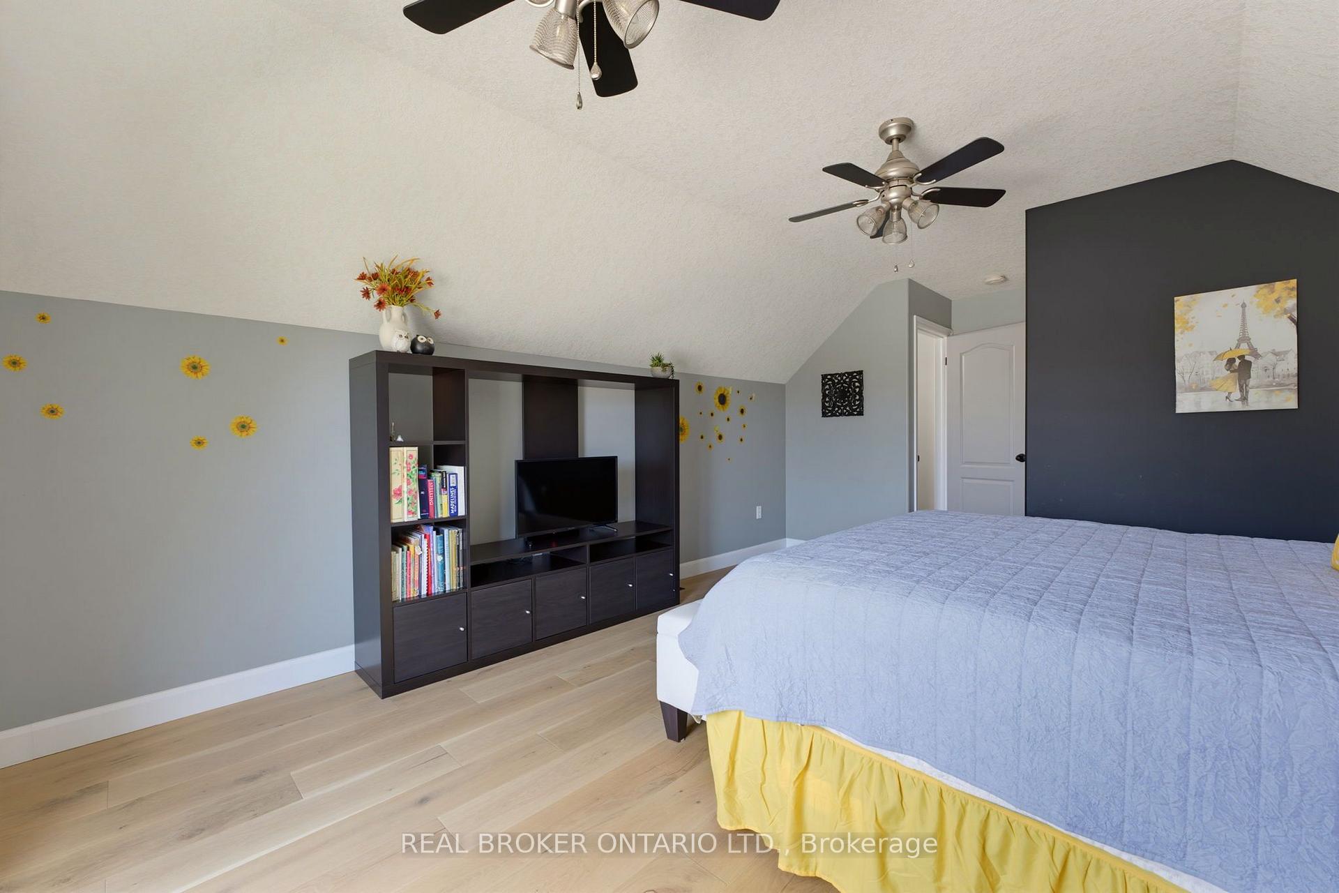 Photo 27 of 64 Carmichael Crescent, Brantford, Mayfair — HOMEH
