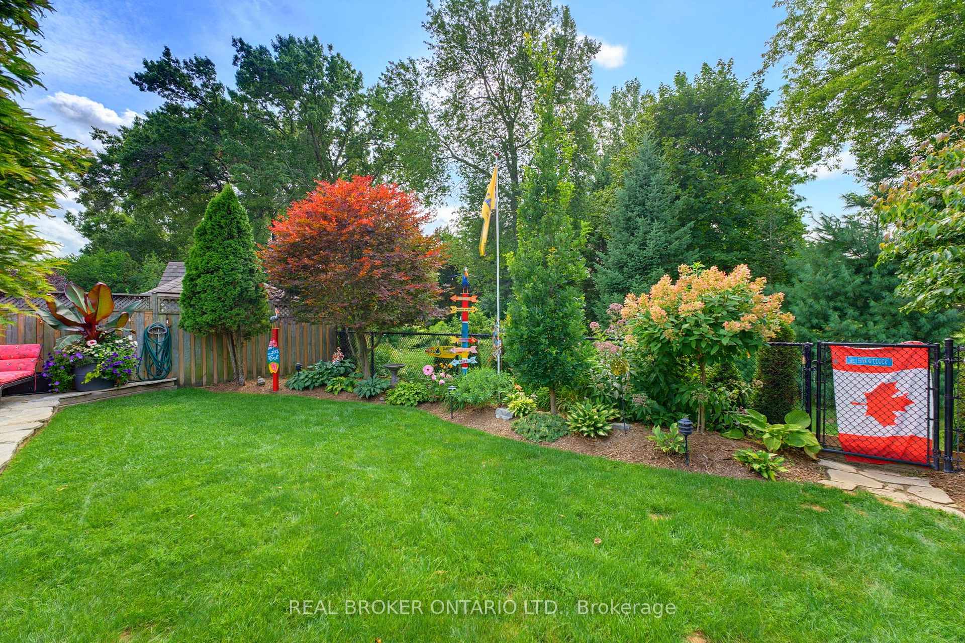 Photo 34 of 64 Carmichael Crescent, Brantford, Mayfair — HOMEH