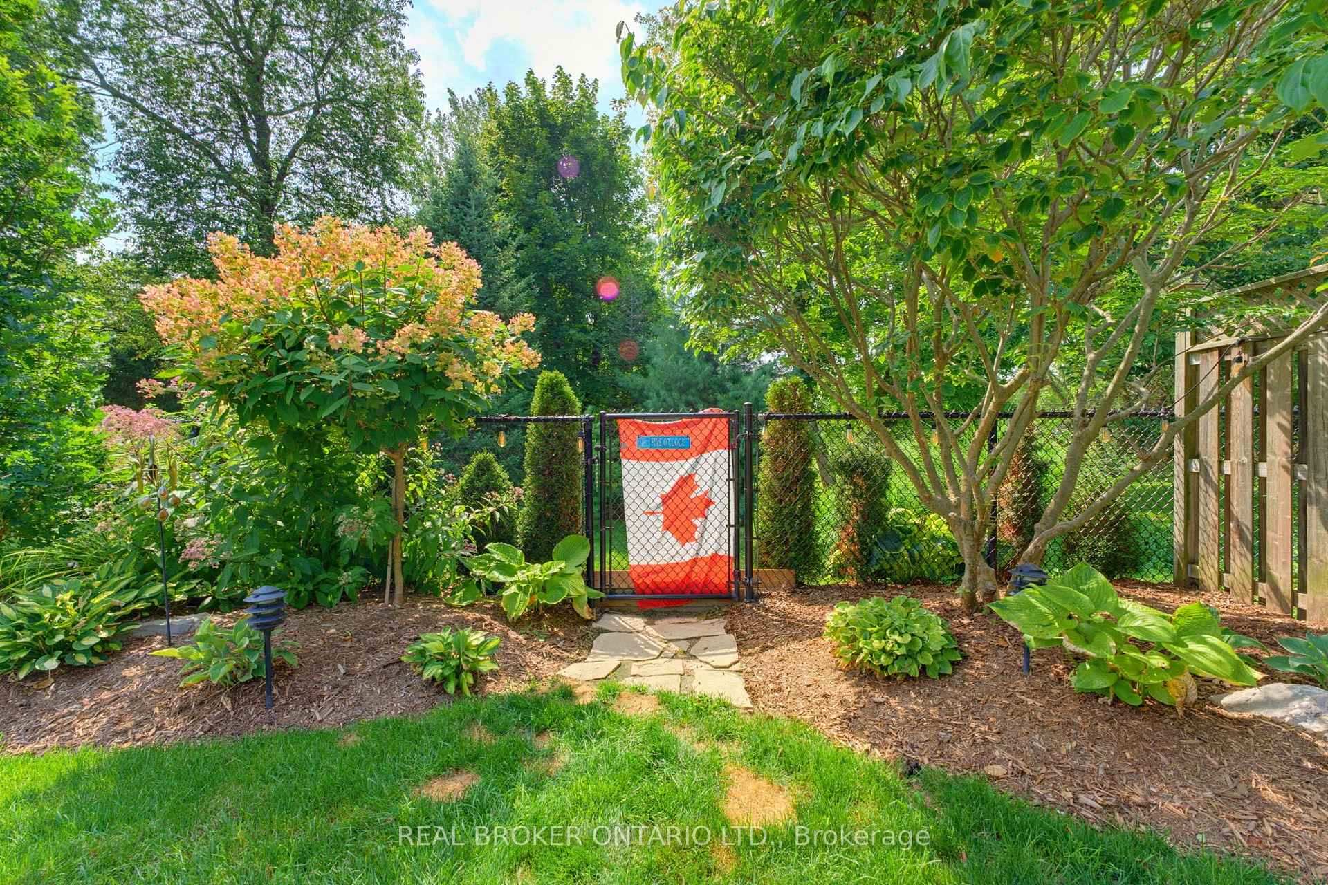 Photo 37 of 64 Carmichael Crescent, Brantford, Mayfair — HOMEH