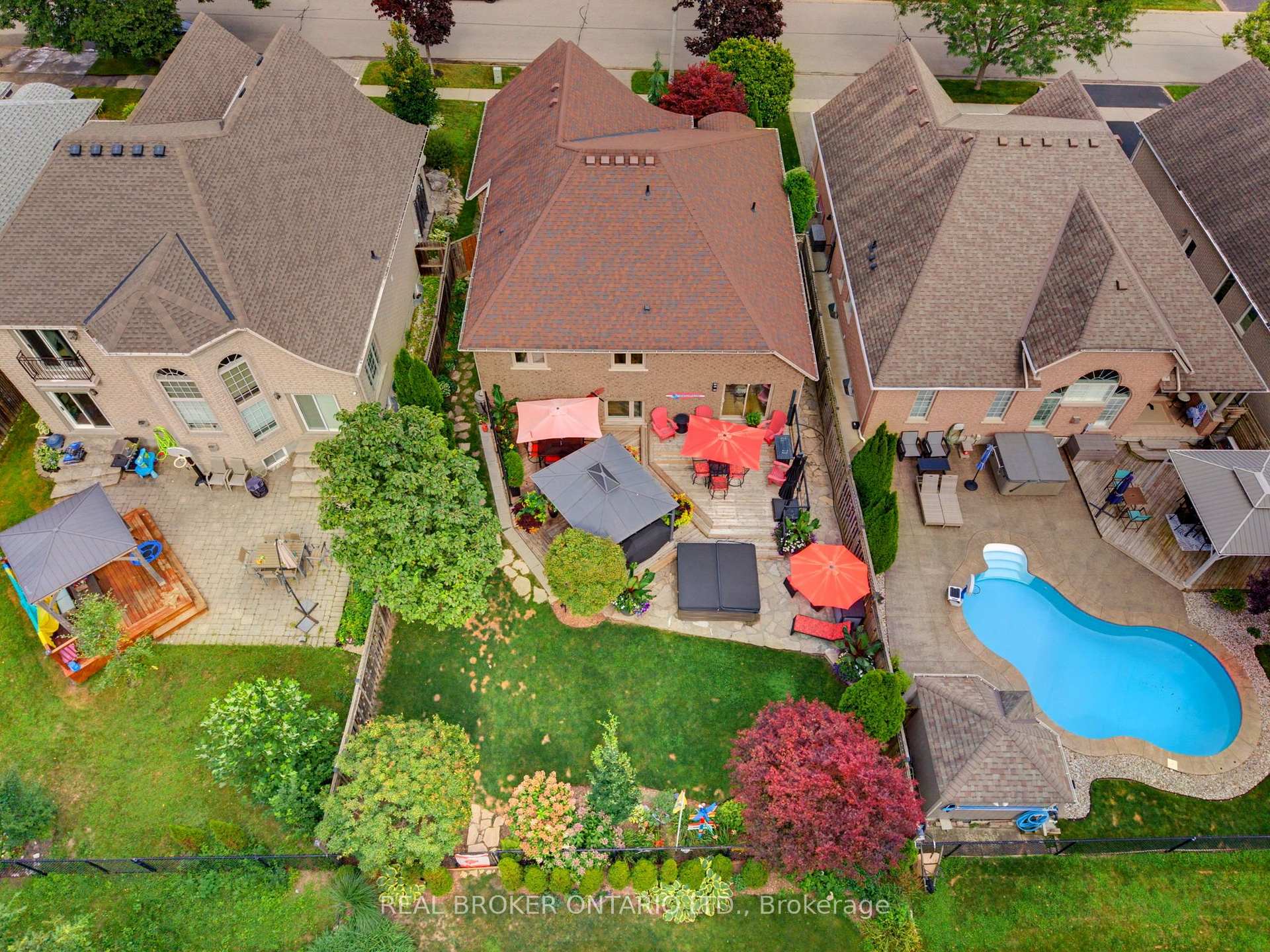 Photo 38 of 64 Carmichael Crescent, Brantford, Mayfair — HOMEH