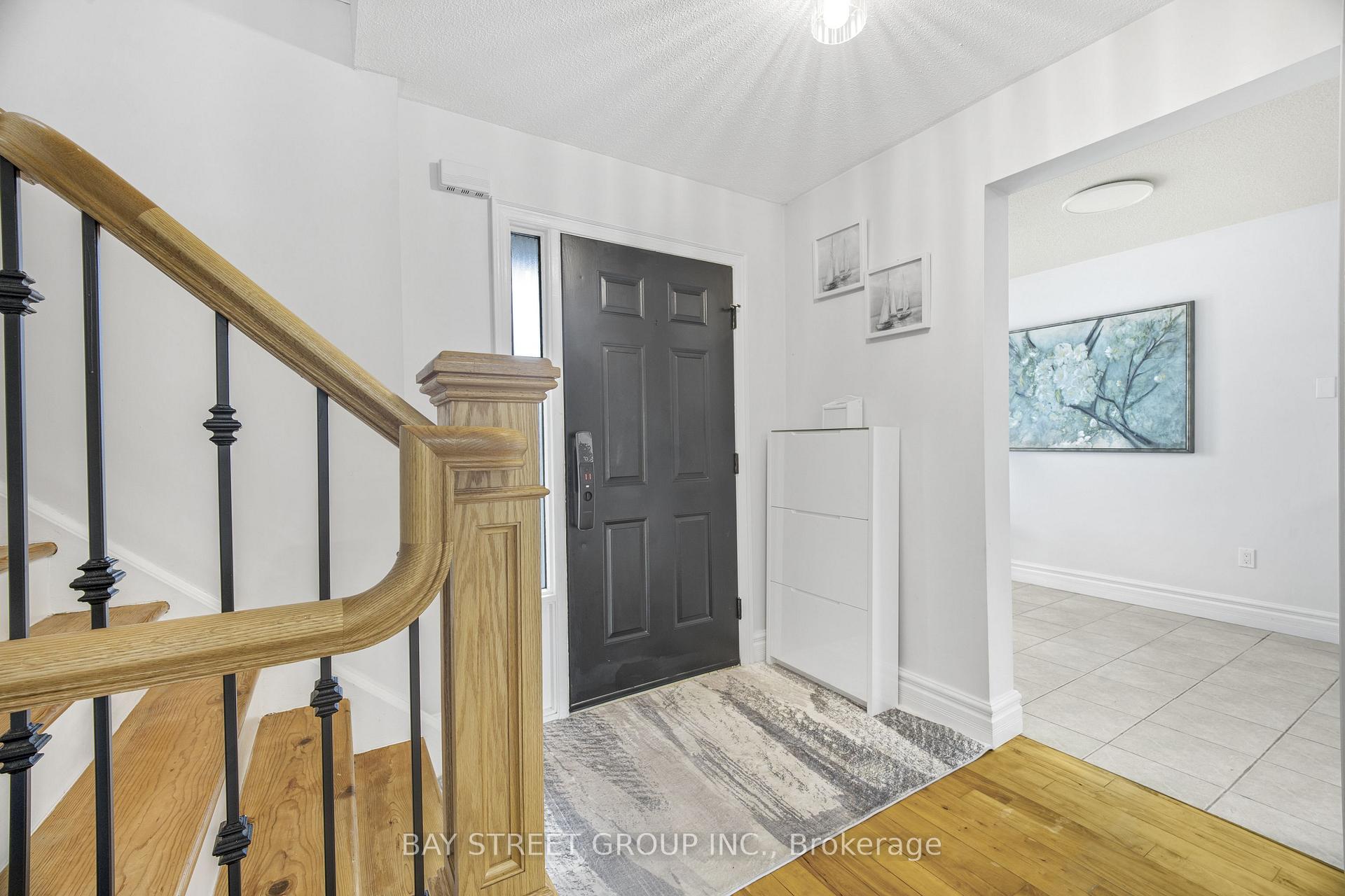 Photo 3 of 11 Coleman Court, Thorold, Confederation Heights — HOMEH