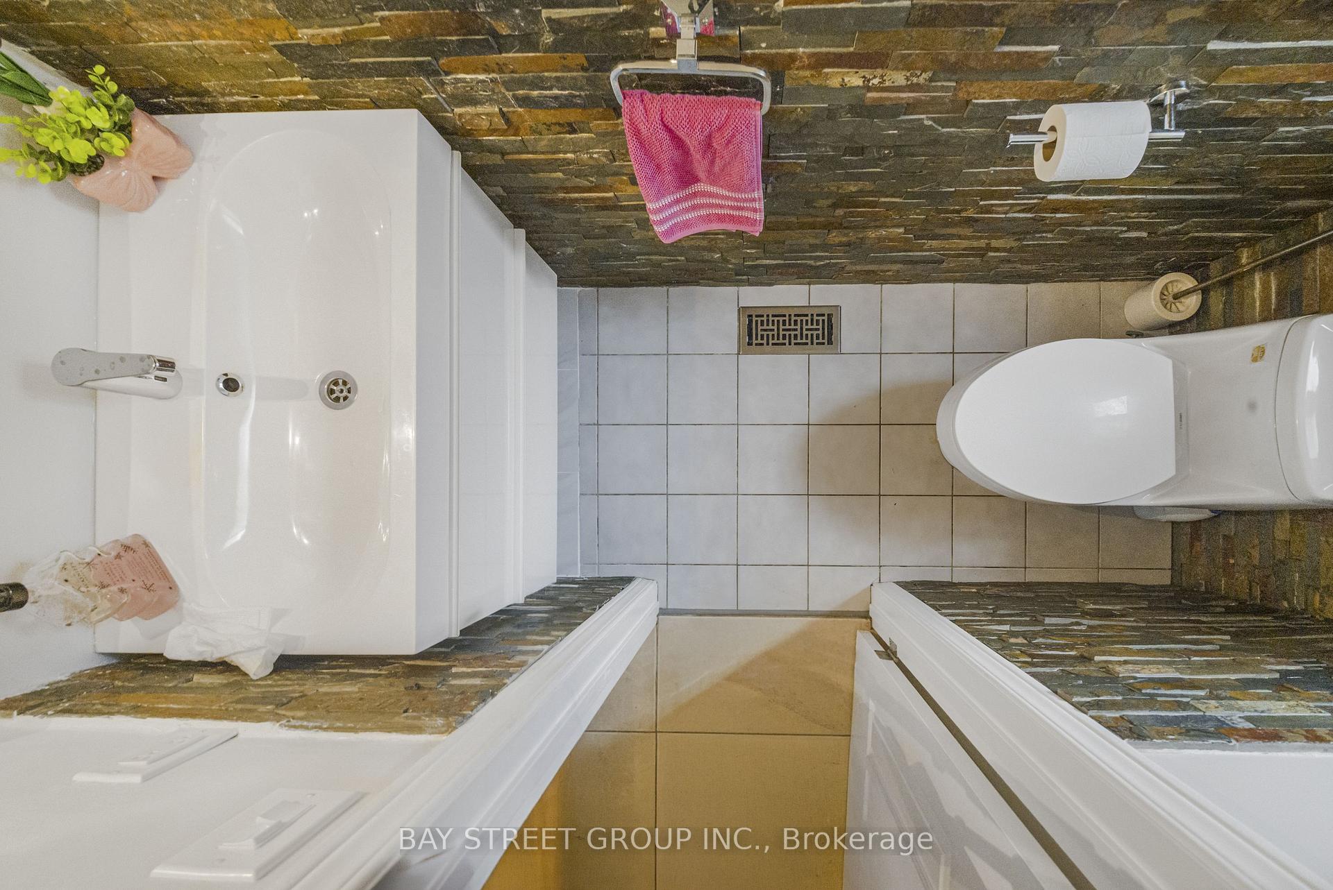 Photo 13 of 11 Coleman Court, Thorold, Confederation Heights — HOMEH