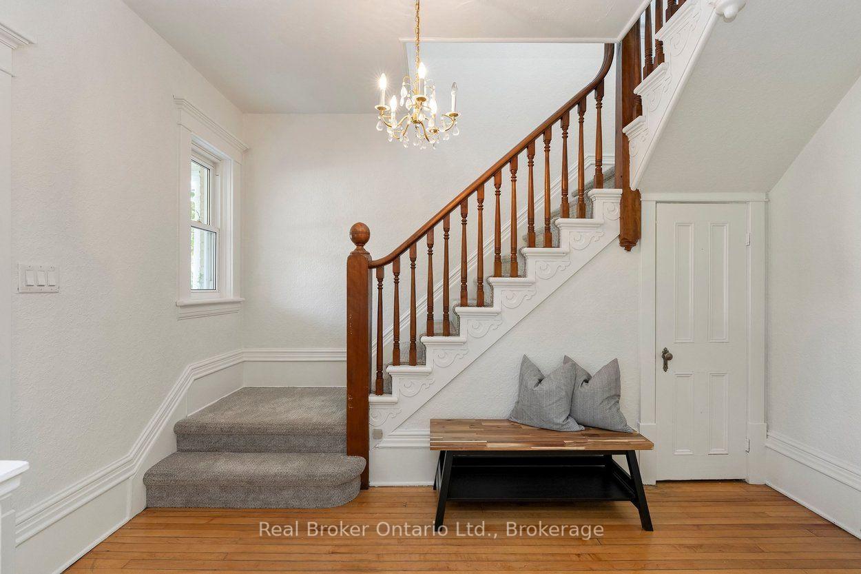 Photo 8 of 87 Bond Street W, Kawartha Lakes, Lindsay — HOMEH