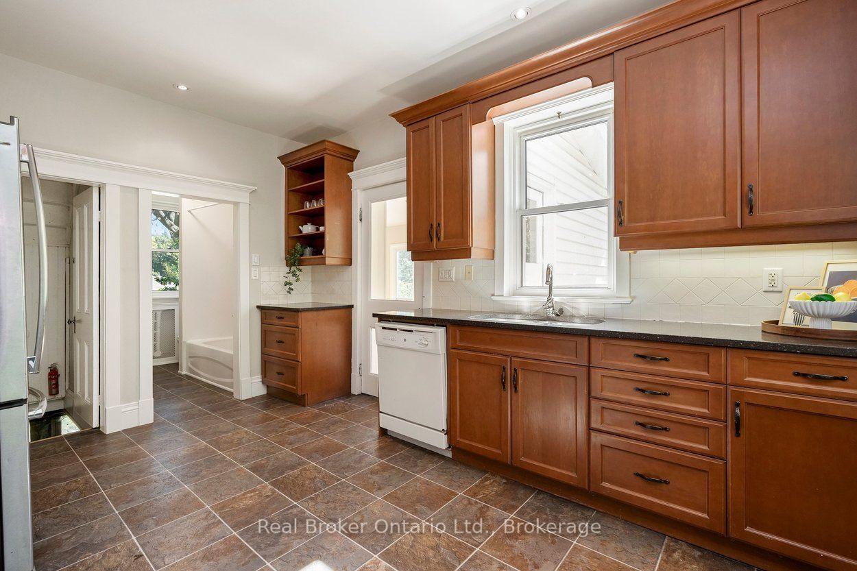 Photo 21 of 87 Bond Street W, Kawartha Lakes, Lindsay — HOMEH