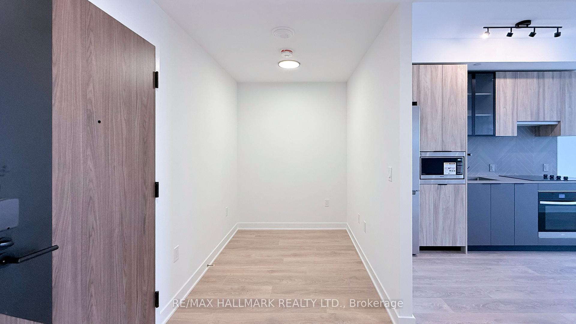 Photo 5 of Unit 408, 1037 The Queensway, Etobicoke, Islington-City Centre West — HOMEH