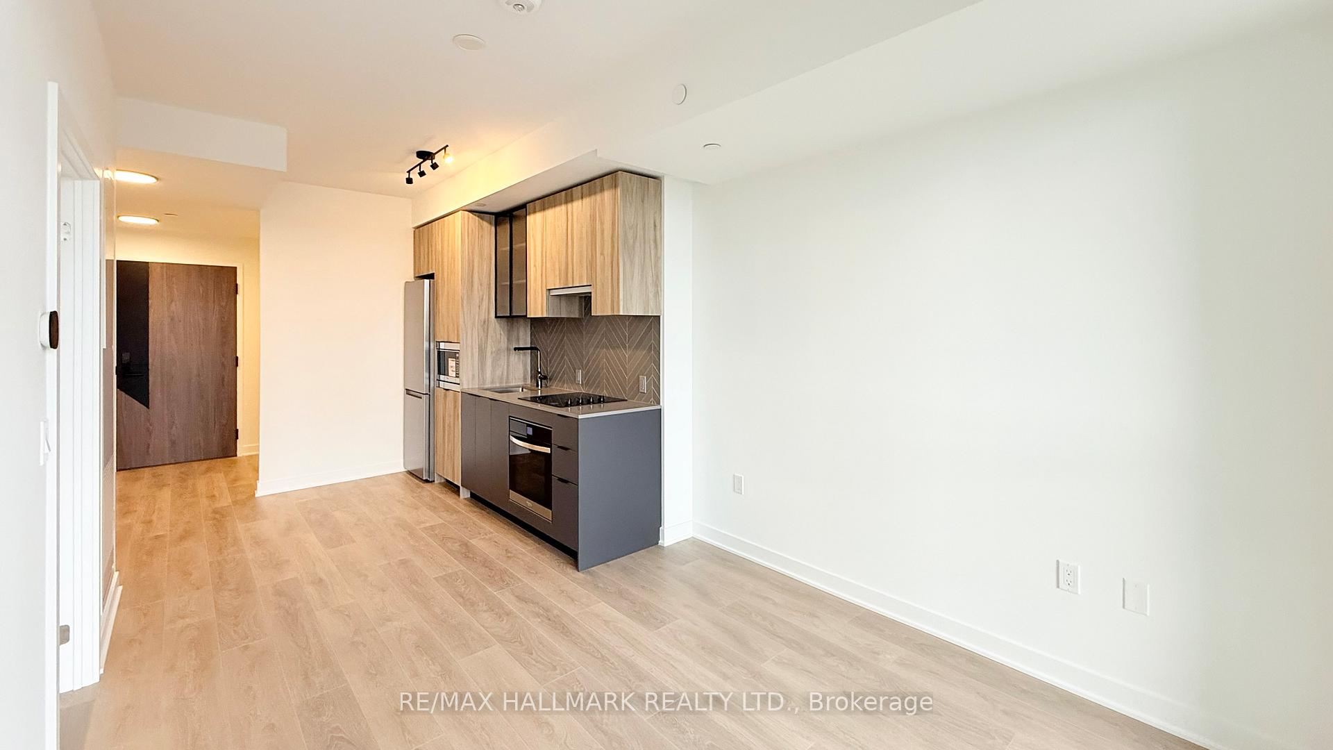 Photo 9 of Unit 408, 1037 The Queensway, Etobicoke, Islington-City Centre West — HOMEH