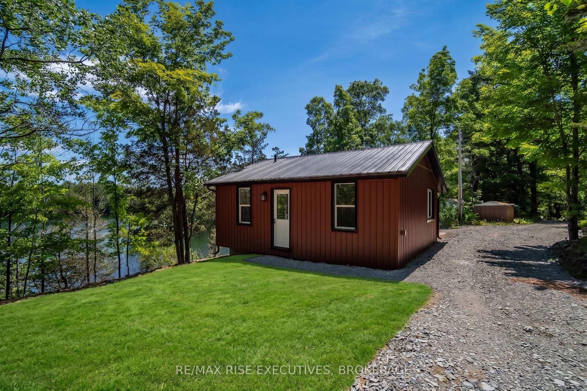 Photo 32 of 1040 Buckhorn Lane, Frontenac, Frontenac South — HOMEH