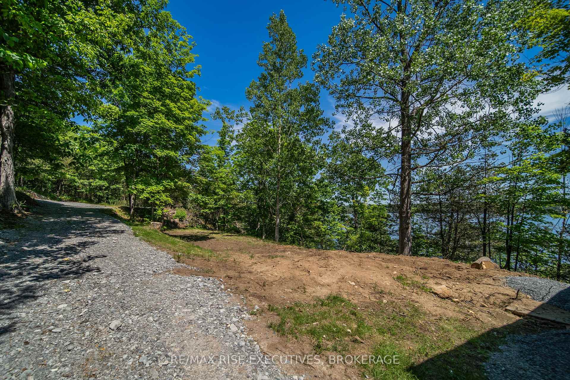 Photo 33 of 1040 Buckhorn Lane, Frontenac, Frontenac South — HOMEH
