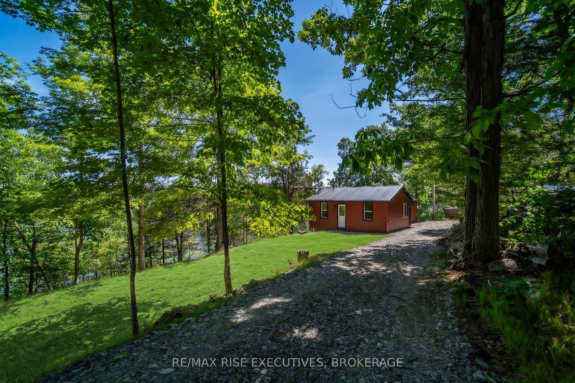Photo 37 of 1040 Buckhorn Lane, Frontenac, Frontenac South — HOMEH