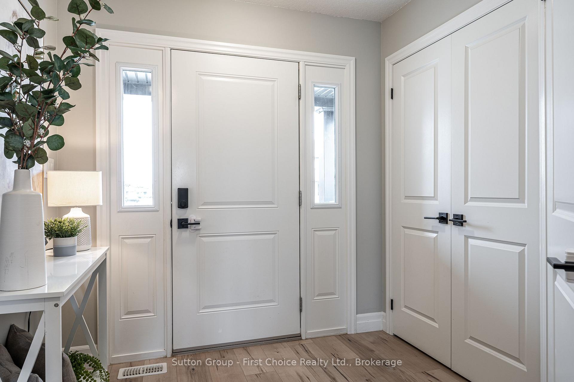 Photo 11 of 236 Bradshaw Drive, Stratford — HOMEH