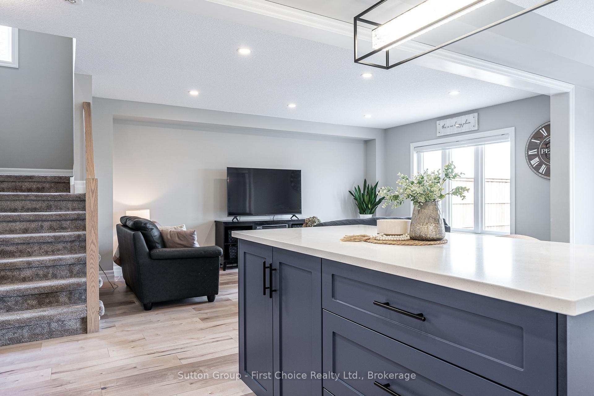 Photo 15 of 236 Bradshaw Drive, Stratford — HOMEH