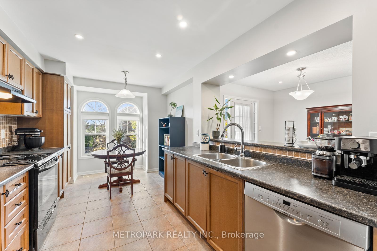 Photo 12 of 38 Gleave Terrace, Milton, Harrison — HOMEH