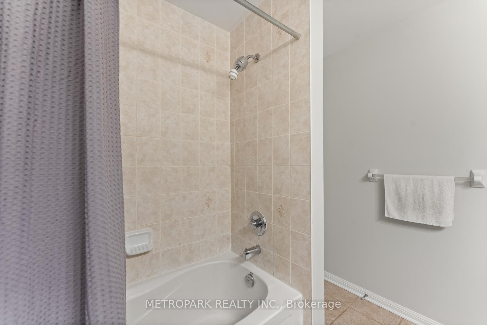Photo 32 of 38 Gleave Terrace, Milton, Harrison — HOMEH