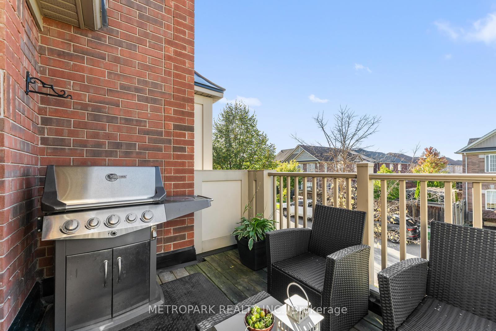 Photo 36 of 38 Gleave Terrace, Milton, Harrison — HOMEH