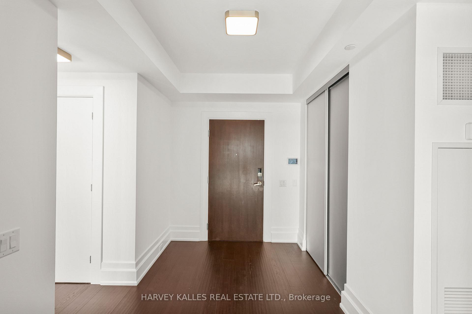 Photo 3 of Unit 401, 3 Southvale Drive, Toronto, Leaside — HOMEH