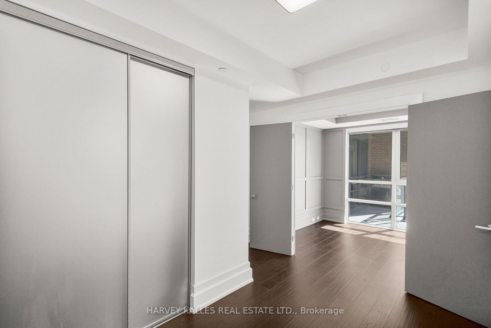 Photo 5 of Unit 401, 3 Southvale Drive, Toronto, Leaside — HOMEH