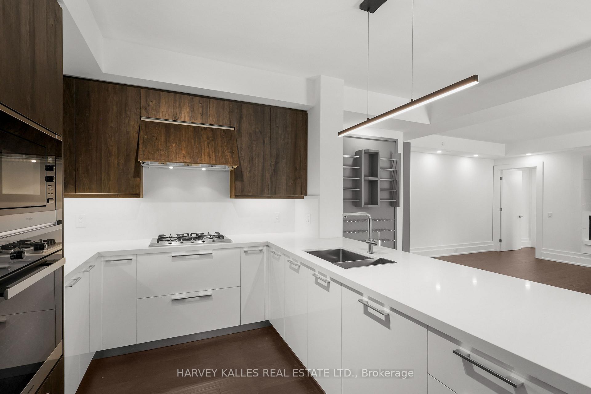 Photo 16 of Unit 401, 3 Southvale Drive, Toronto, Leaside — HOMEH