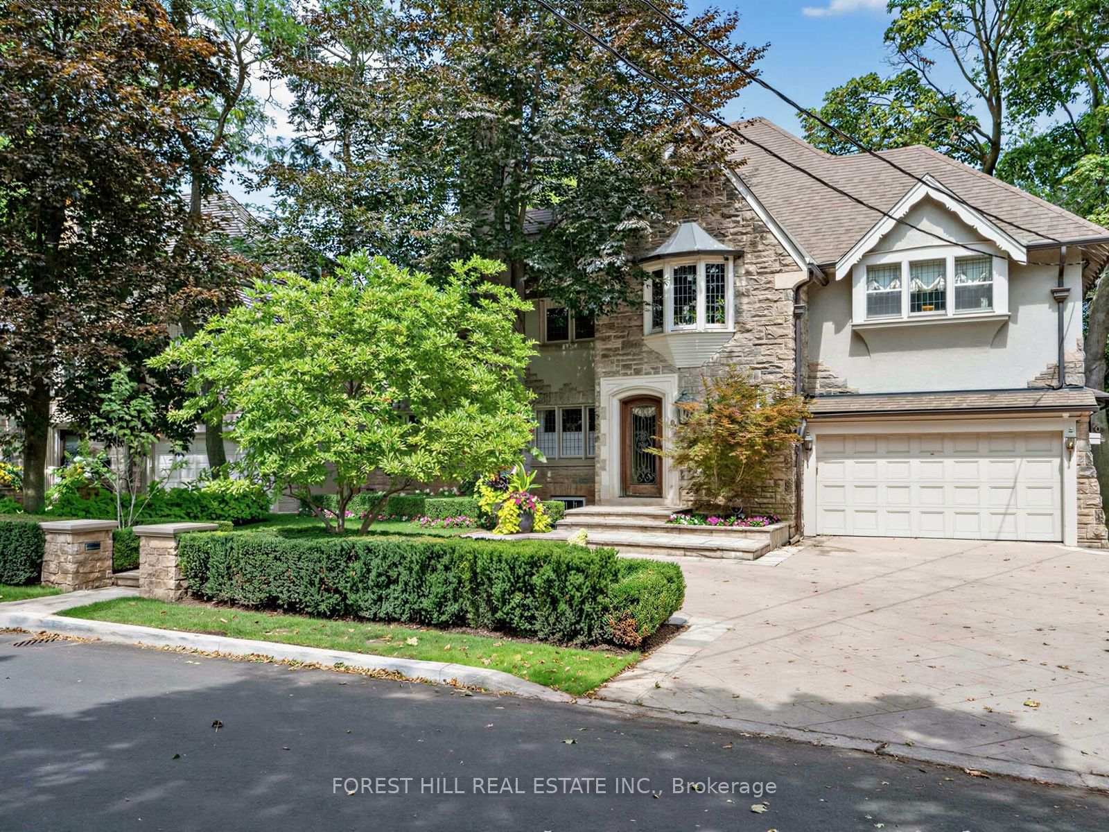 Photo 3 of 9 Ormsby Crescent, Toronto, Forest Hill South — HOMEH
