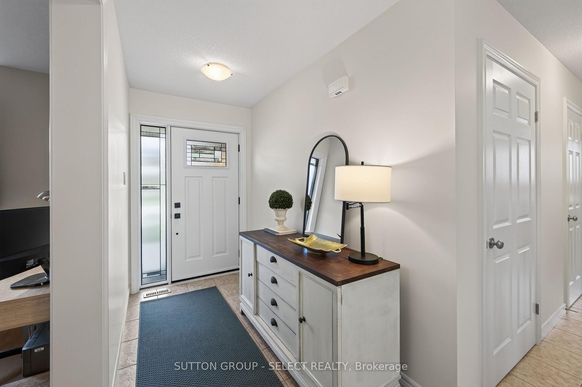 Photo 3 of 3 Fieldstone Crescent N, Middlesex Centre, Komoka — HOMEH