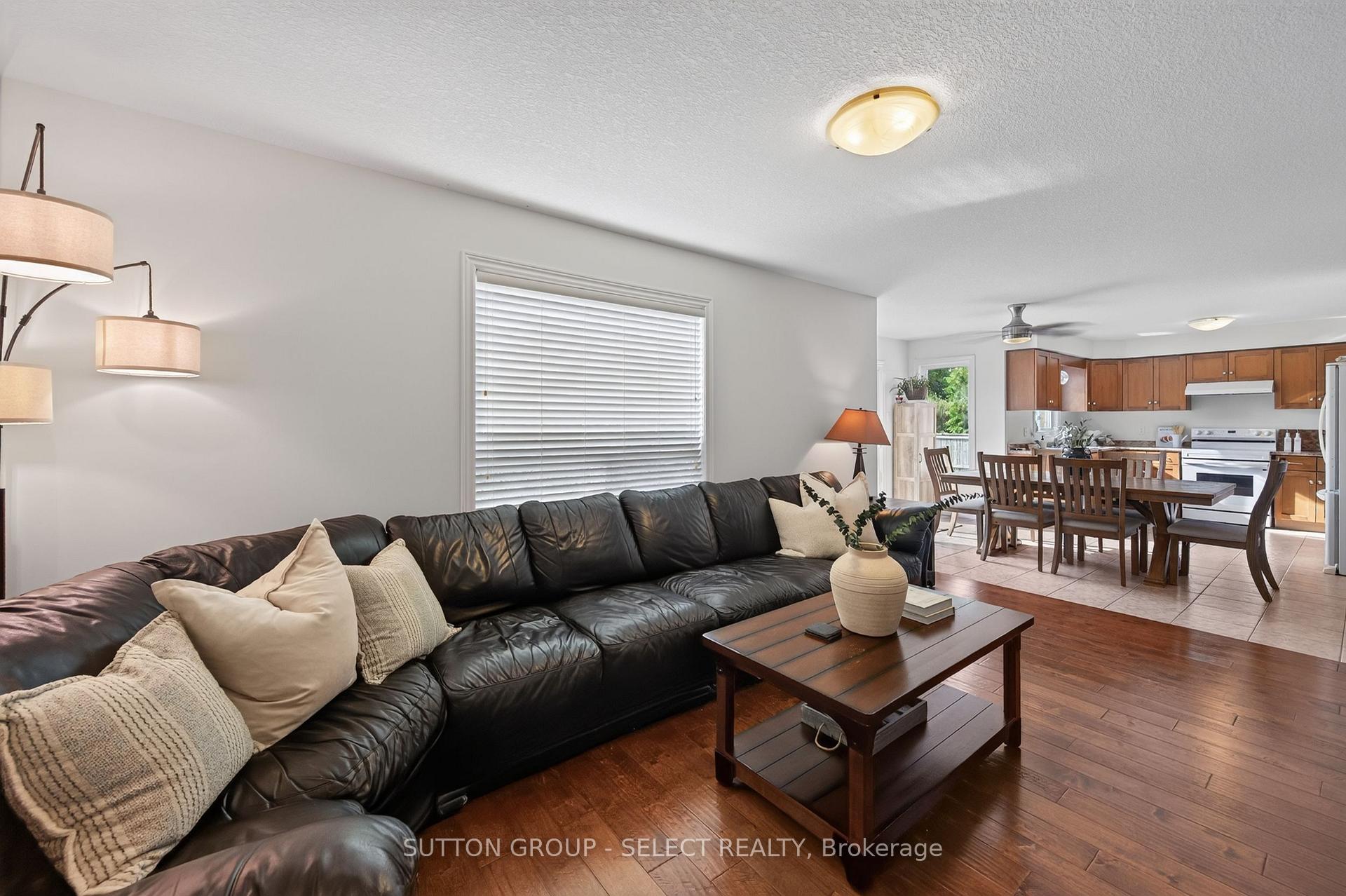 Photo 14 of 3 Fieldstone Crescent N, Middlesex Centre, Komoka — HOMEH