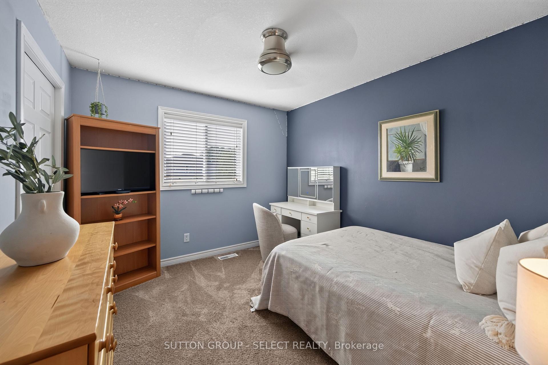 Photo 23 of 3 Fieldstone Crescent N, Middlesex Centre, Komoka — HOMEH