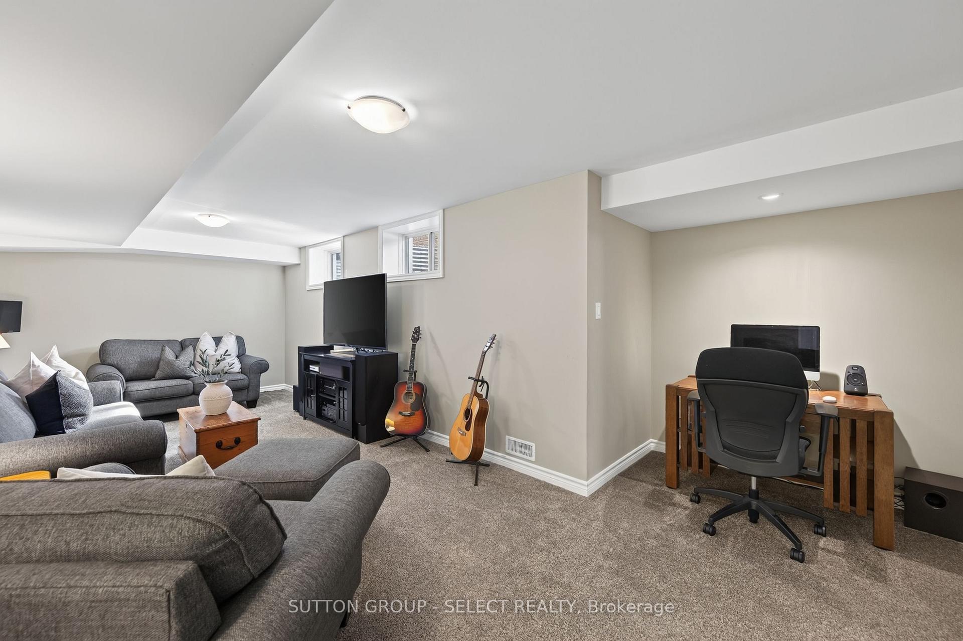 Photo 28 of 3 Fieldstone Crescent N, Middlesex Centre, Komoka — HOMEH