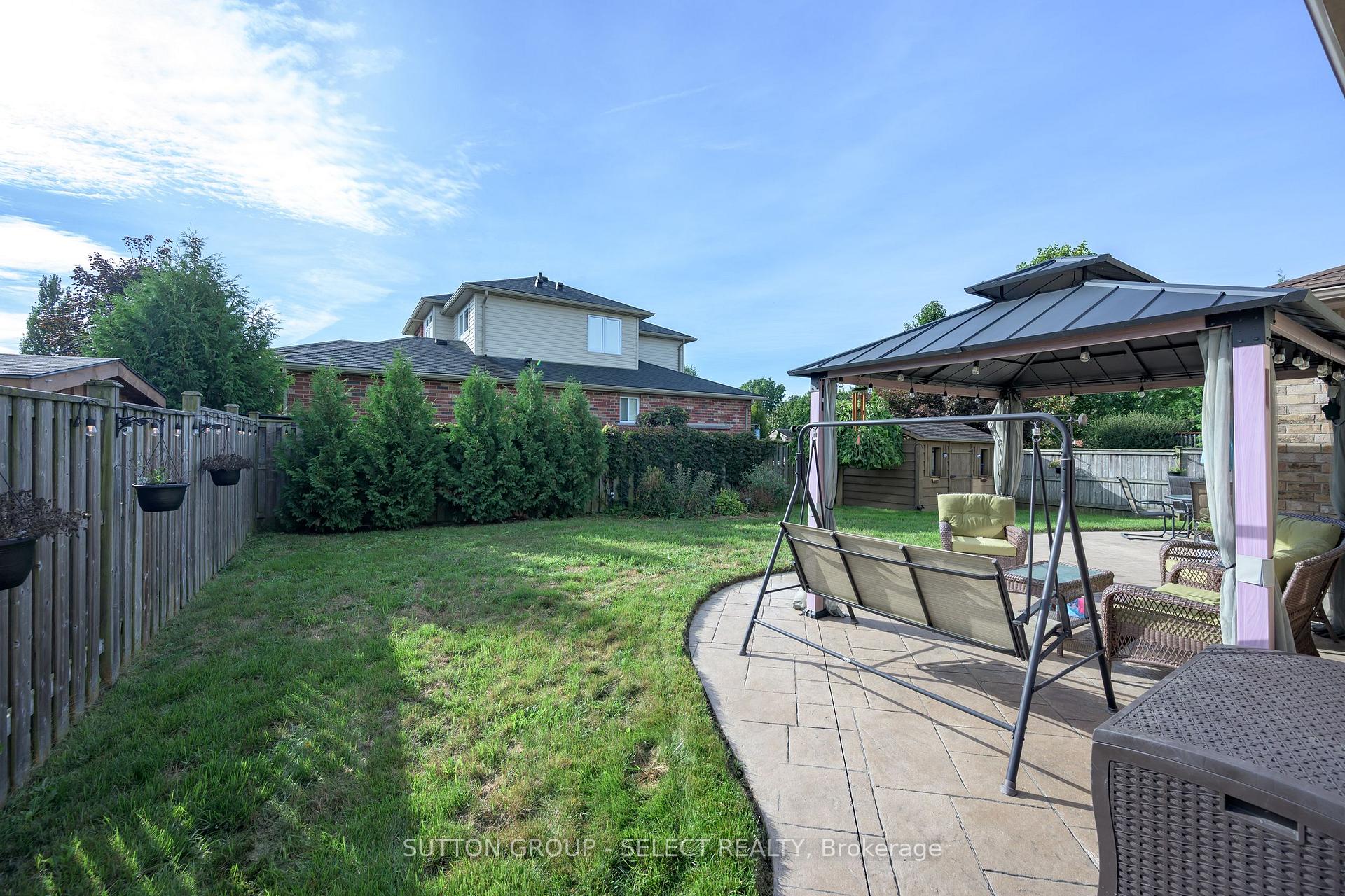 Photo 32 of 3 Fieldstone Crescent N, Middlesex Centre, Komoka — HOMEH