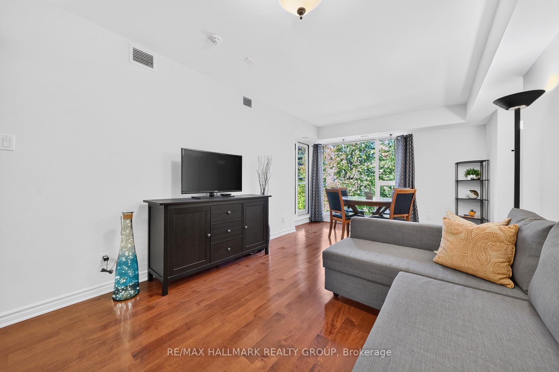 Photo 8 of Unit 320, 250 Lett Street, Ottawa, West Centre Town — HOMEH